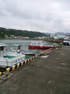 瀬底島ダイビング港風景