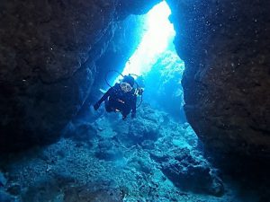 沖縄ダイビングライセンス講習水納島