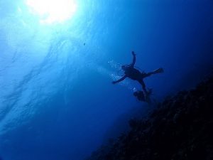沖縄ダイビングライセンス講習水納島