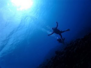 沖縄ダイビングライセンス講習水納島