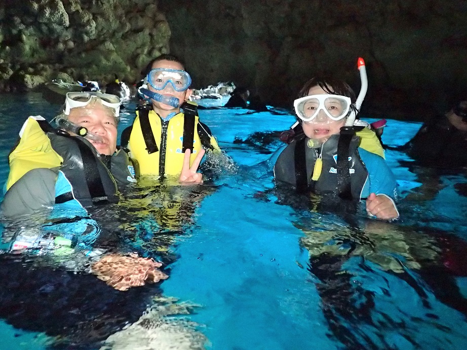 沖縄青の洞窟シュノーケリング 沖縄体験ダイビングサービスdearblue